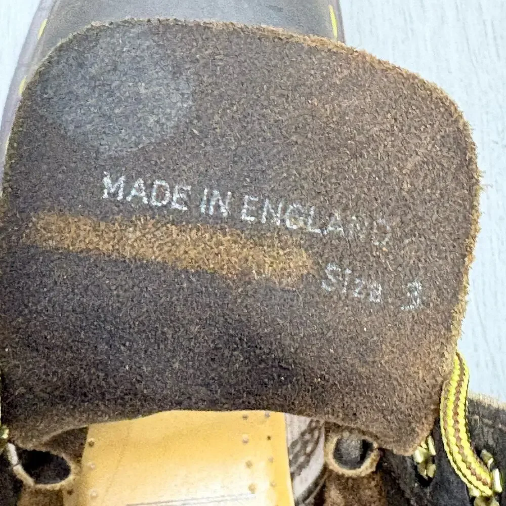 Dr Martens Boots Wildhorse Brown Leather Lace Up Lug Sole Boots Youth Size 3